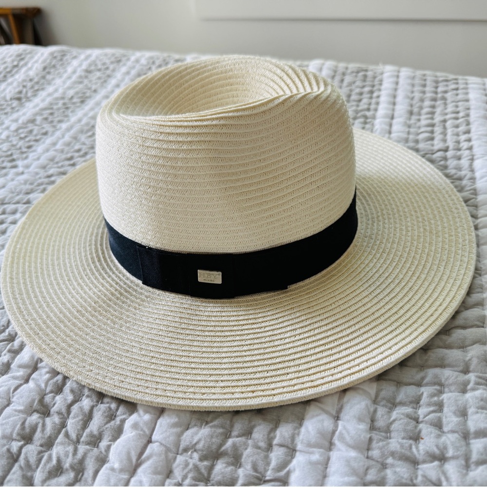 HBY Miami White and Black Women's Fedora, Size S/M